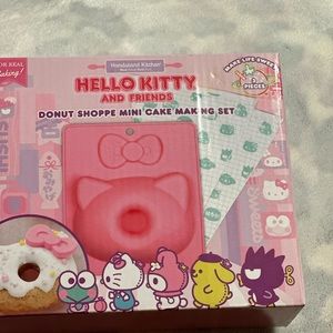 Hello kitty bakeware
